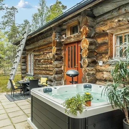 Kuukkeli Hirvas Apartament *