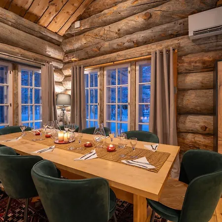 Kuukkeli Hirvas * Saariselkä